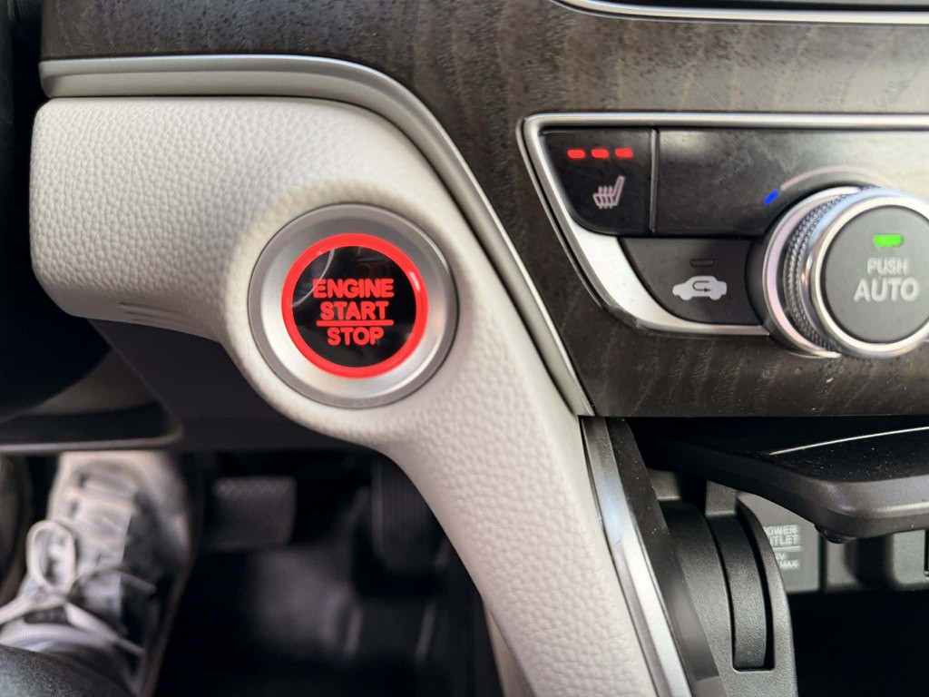 2018 Honda Accord Image 30