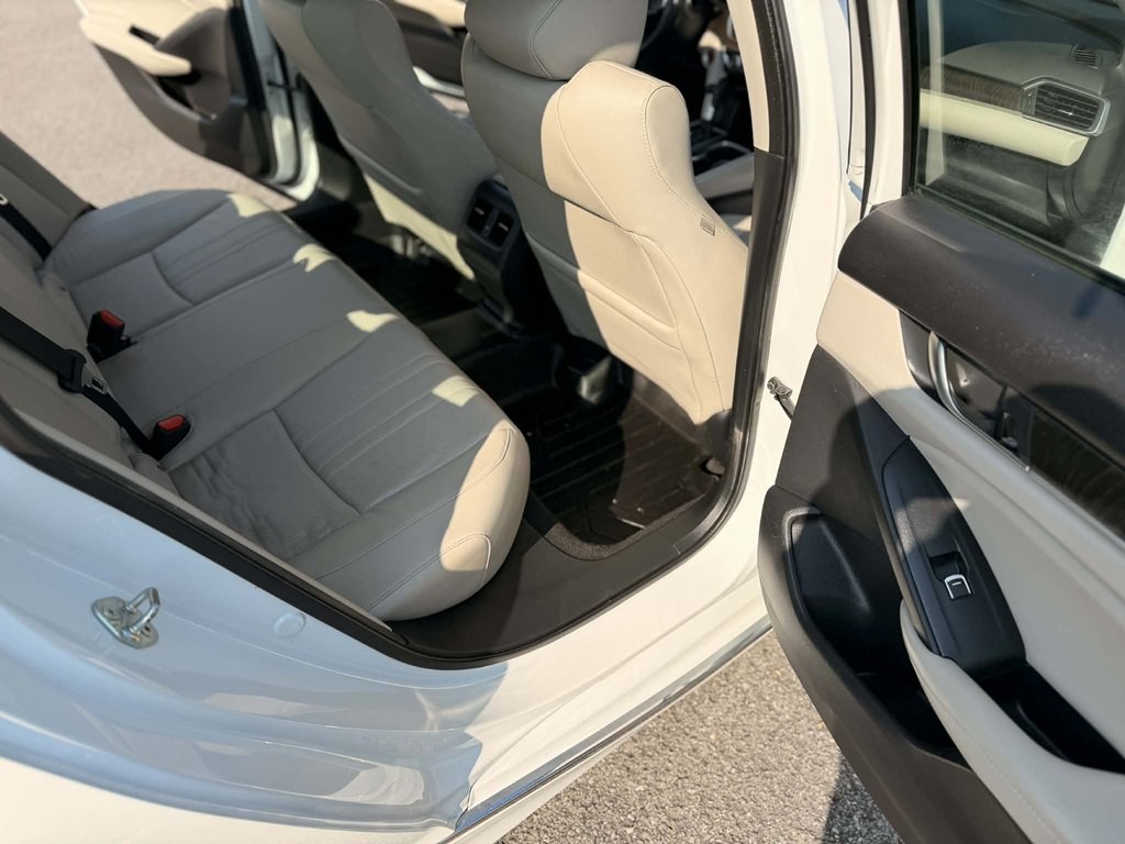 2018 Honda Accord Image 34