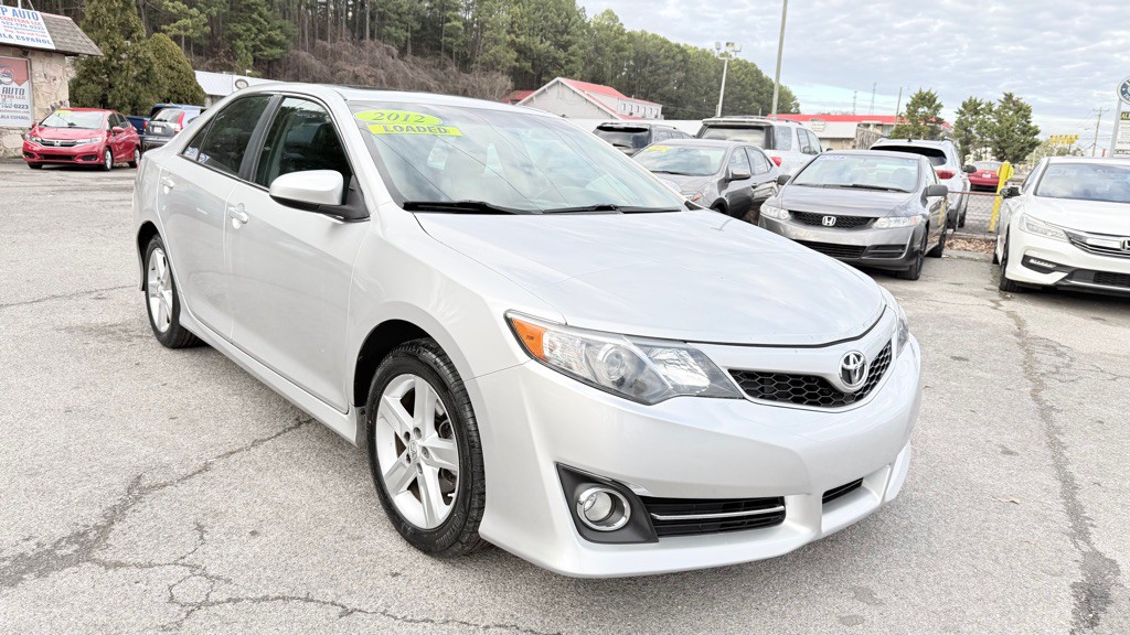 2012 Toyota Camry Image 2