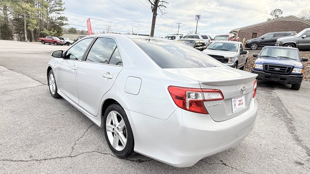 2012 Toyota Camry Image 5