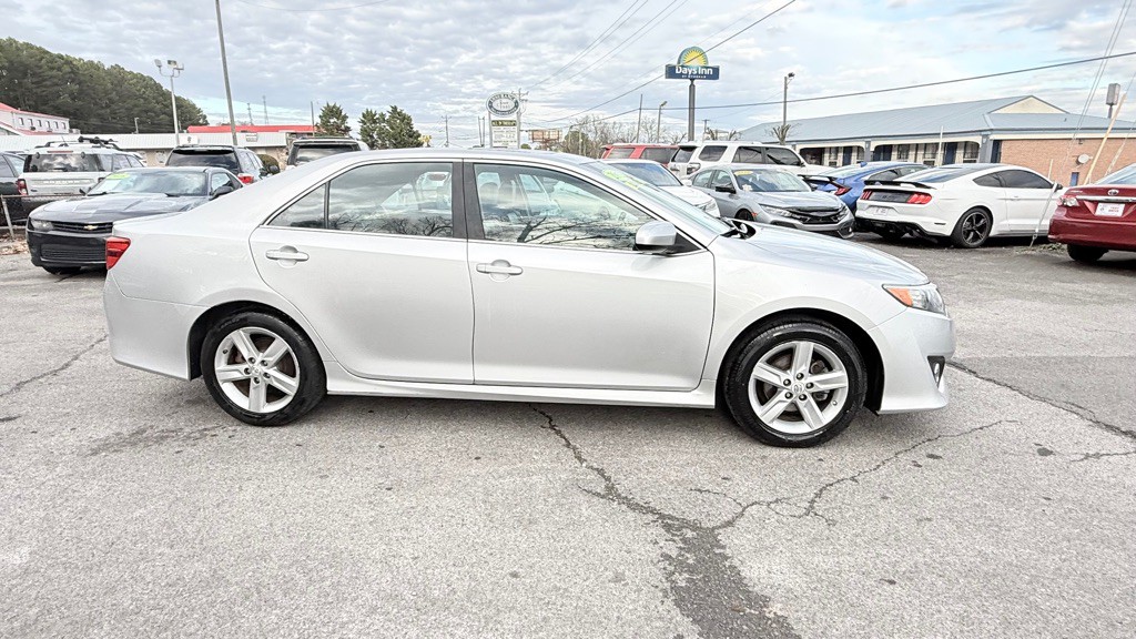 2012 Toyota Camry Image 7