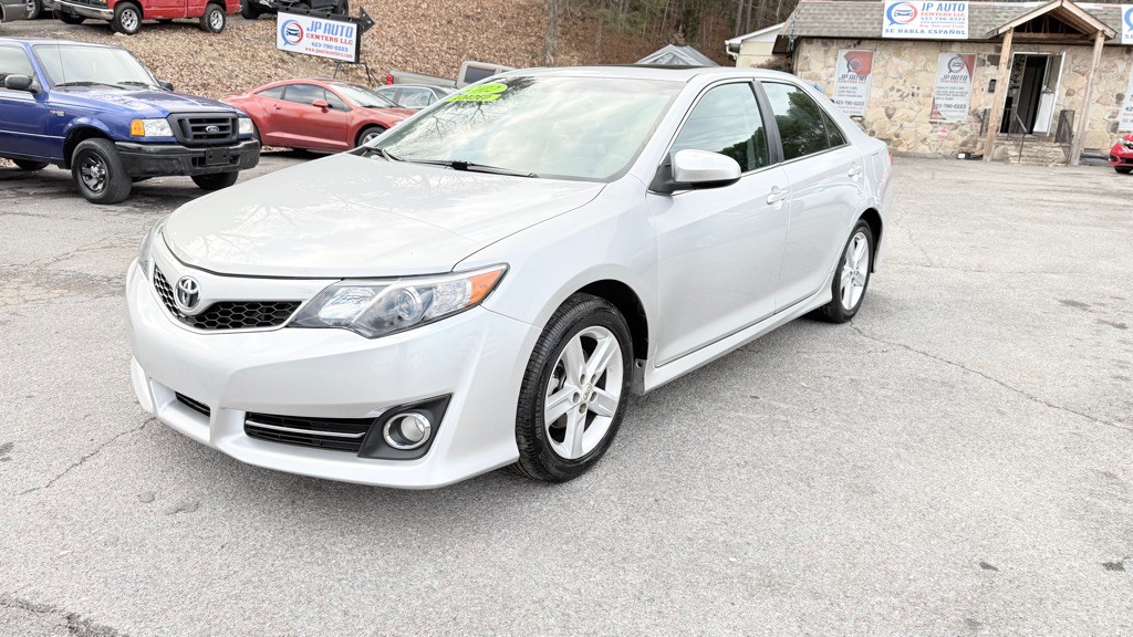 2012 Toyota Camry Image 8