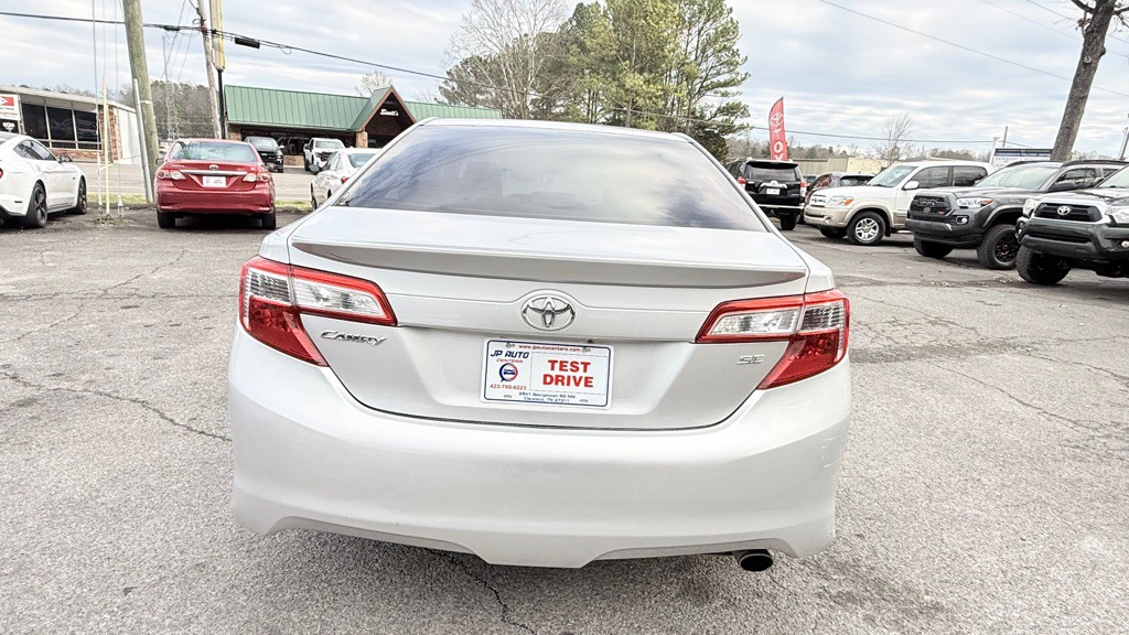 2012 Toyota Camry Image 9