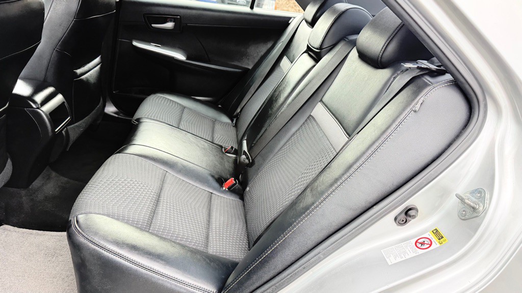 2012 Toyota Camry Image 11