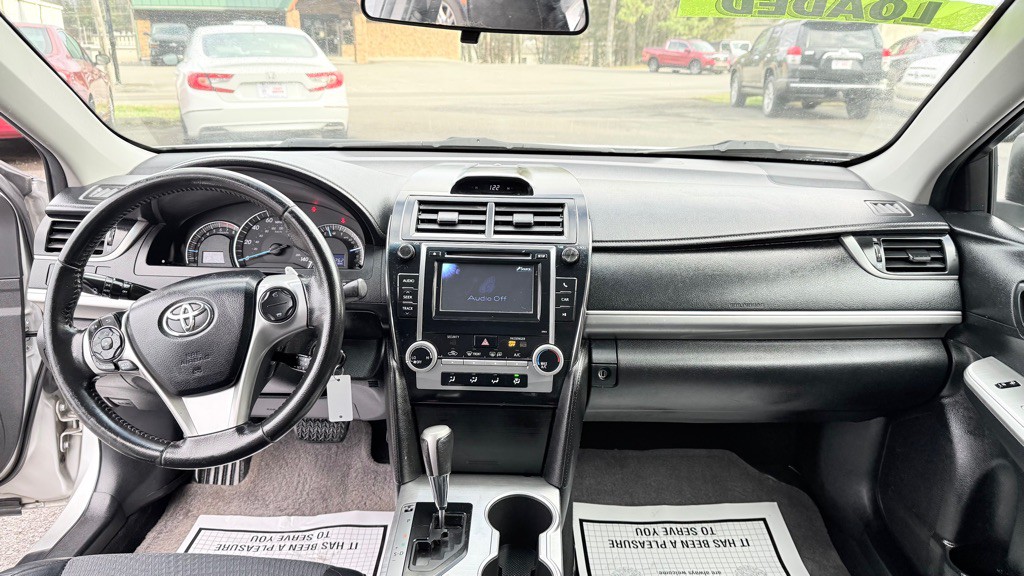 2012 Toyota Camry Image 12