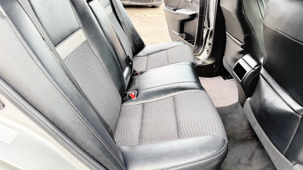 2012 Toyota Camry Image 14