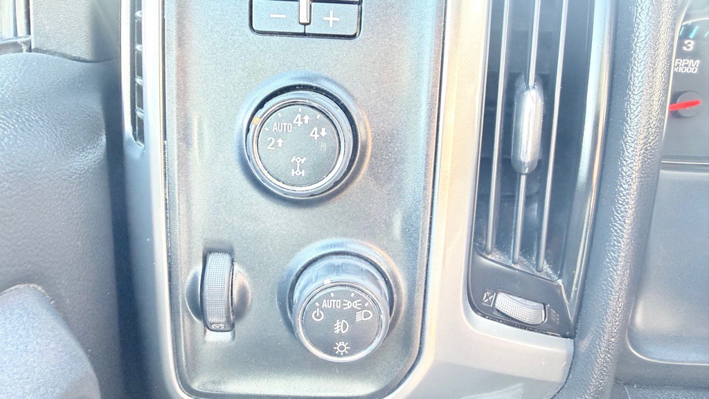 2015 Chevrolet Silverado 1500 Image 18
