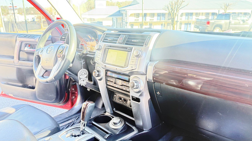 2015 Toyota 4Runner Image 15