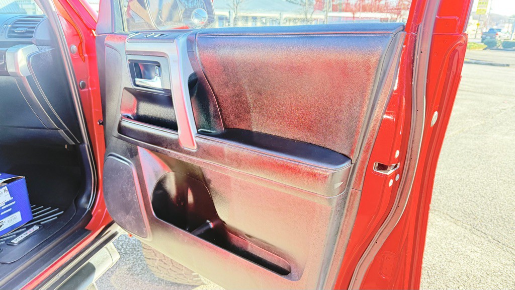 2015 Toyota 4Runner Image 30