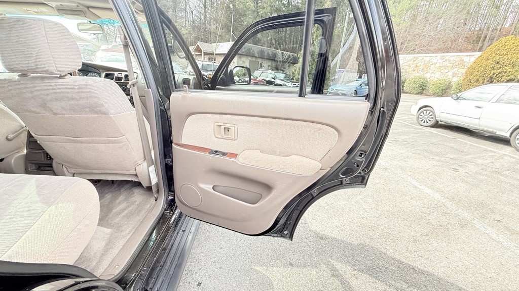 2000 Toyota 4Runner Image 34