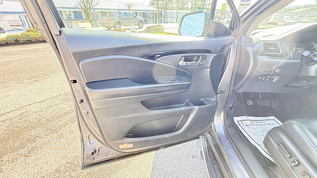 2016 Honda Pilot Image 28