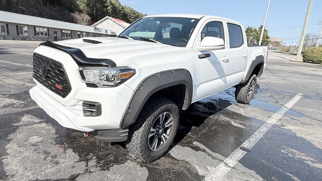 2016 Toyota Tacoma Image 1