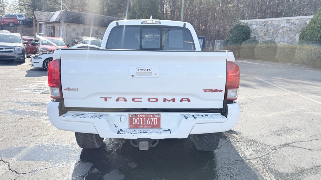 2016 Toyota Tacoma Image 9