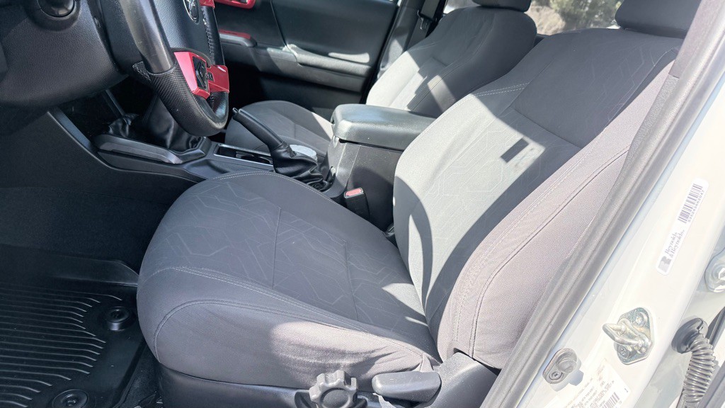 2016 Toyota Tacoma Image 10