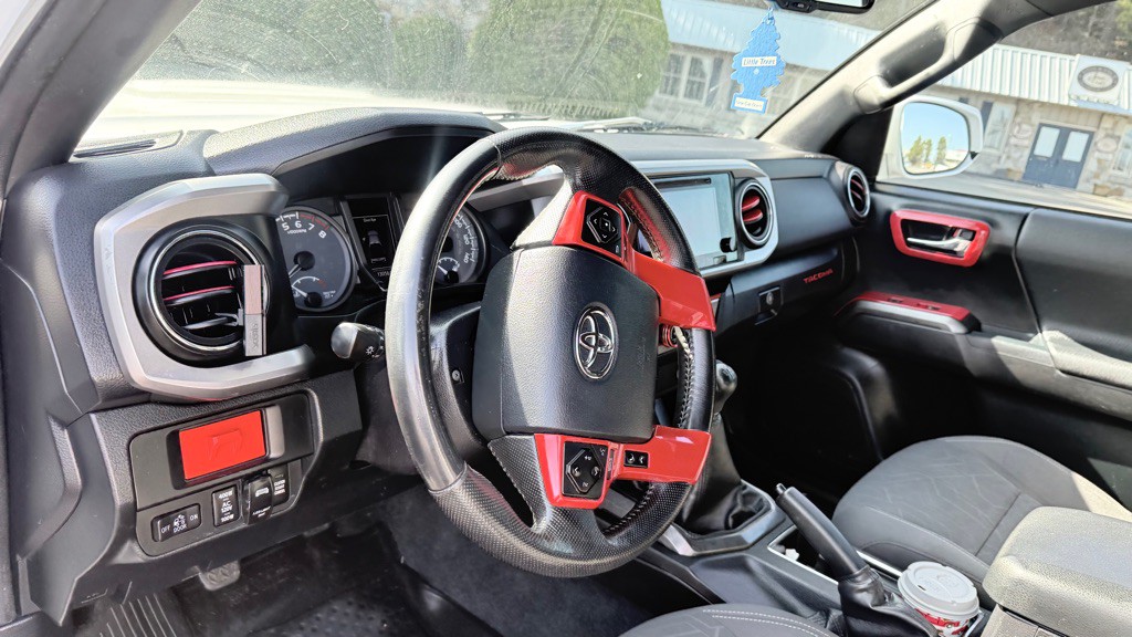 2016 Toyota Tacoma Image 11