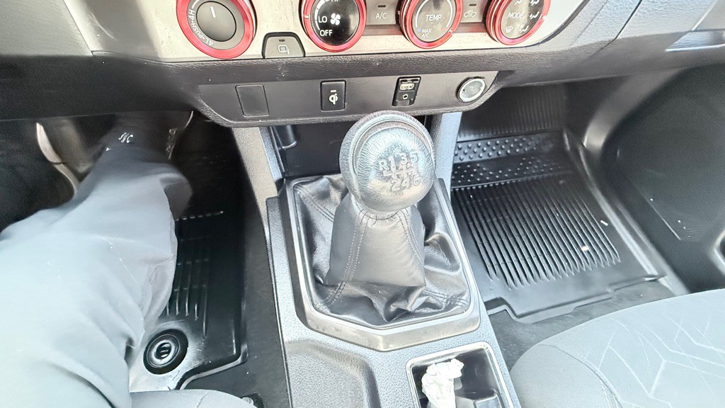 2016 Toyota Tacoma Image 19