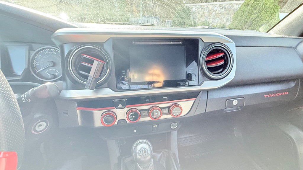 2016 Toyota Tacoma Image 20