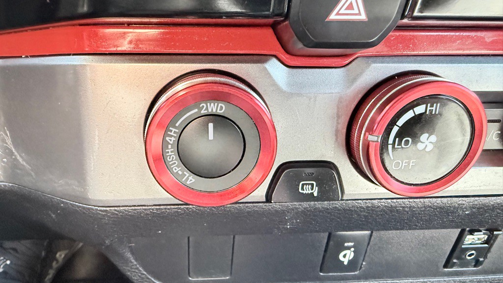 2016 Toyota Tacoma Image 23