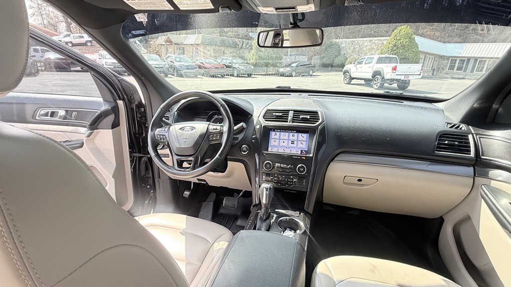 2019 Ford Explorer Image 15