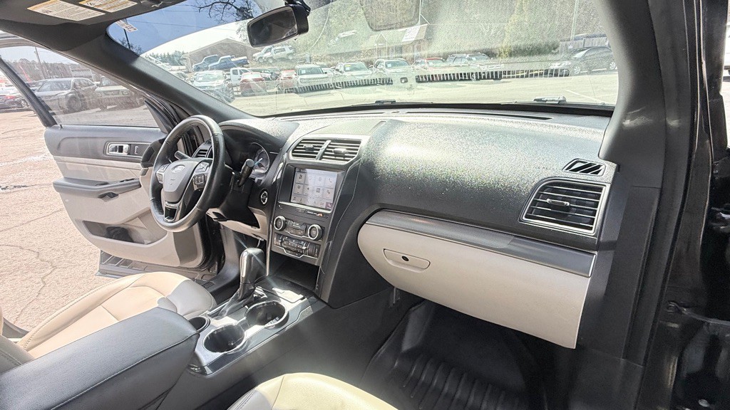 2019 Ford Explorer Image 17