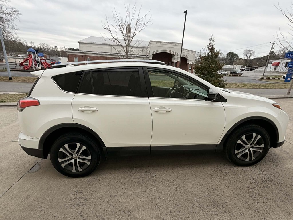 2017 Toyota Rav4 Image 4