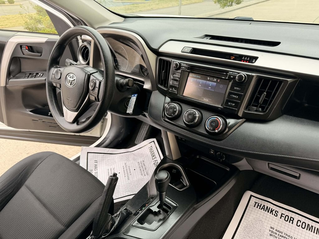 2017 Toyota Rav4 Image 9