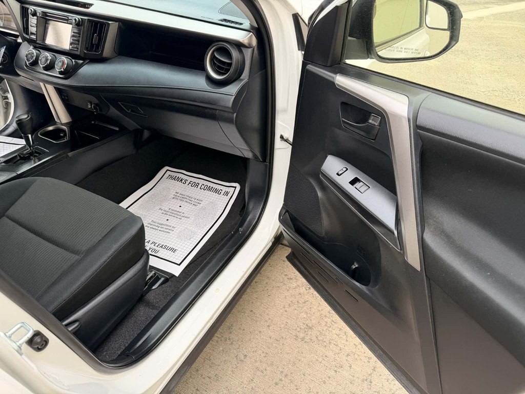 2017 Toyota Rav4 Image 13