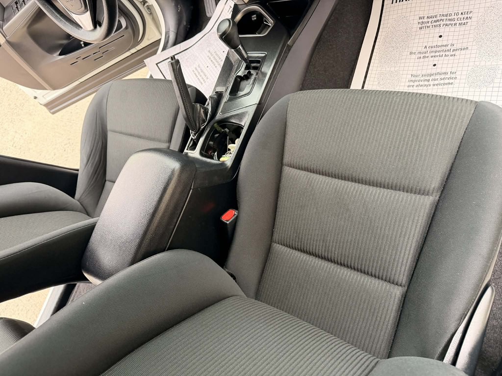 2017 Toyota Rav4 Image 16