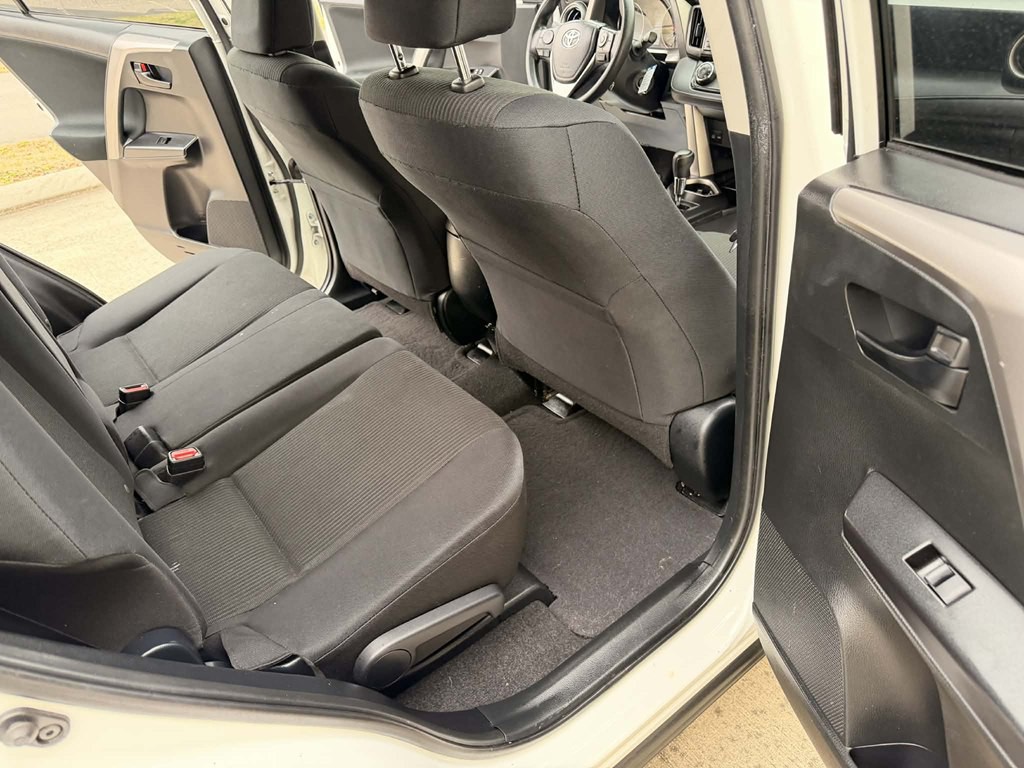 2017 Toyota Rav4 Image 18