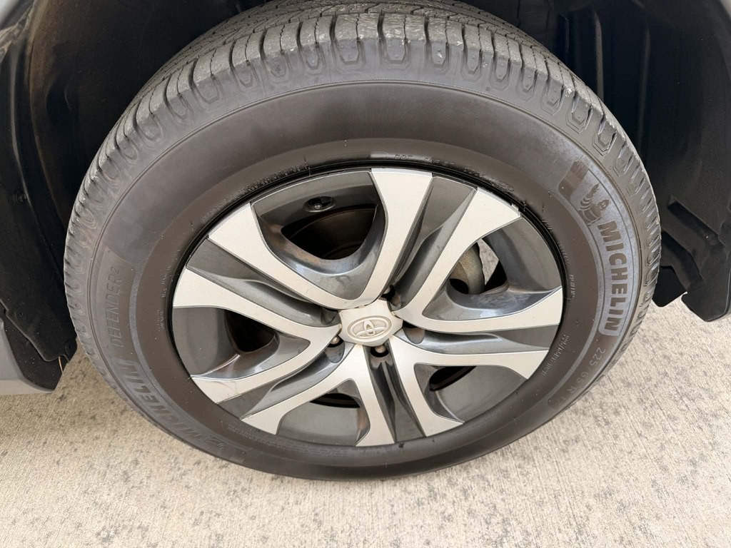 2017 Toyota Rav4 Image 20