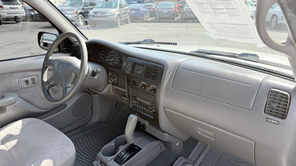 2001 Toyota Tacoma Image 10