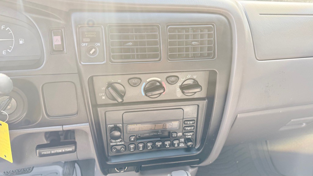 2001 Toyota Tacoma Image 22