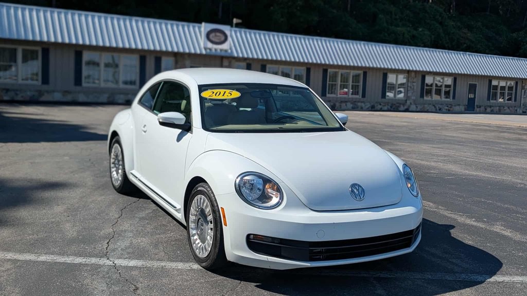 2015 Volkswagen Beetle Image 1