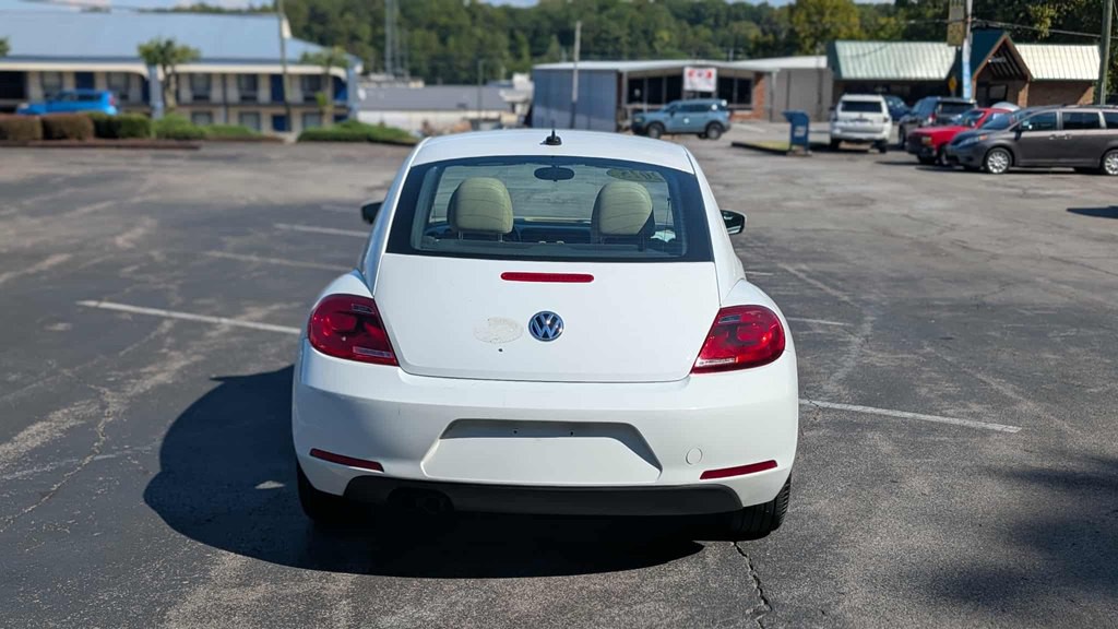 2015 Volkswagen Beetle Image 5