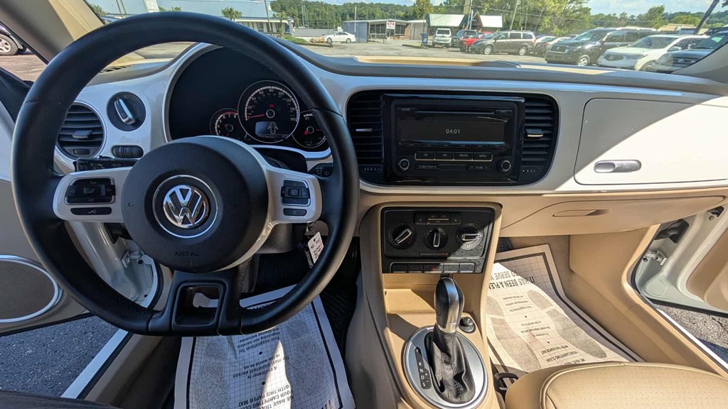 2015 Volkswagen Beetle Image 7