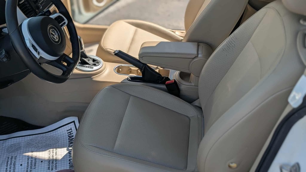 2015 Volkswagen Beetle Image 8