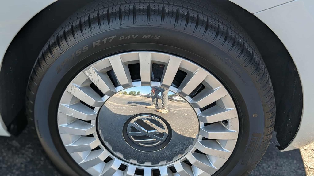 2015 Volkswagen Beetle Image 13