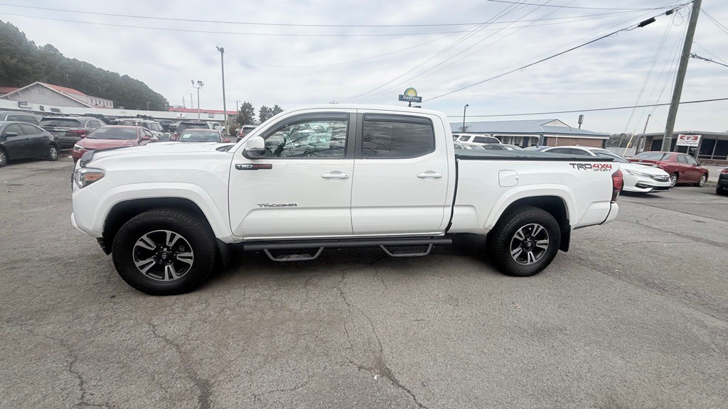 2019 Toyota Tacoma Image 4