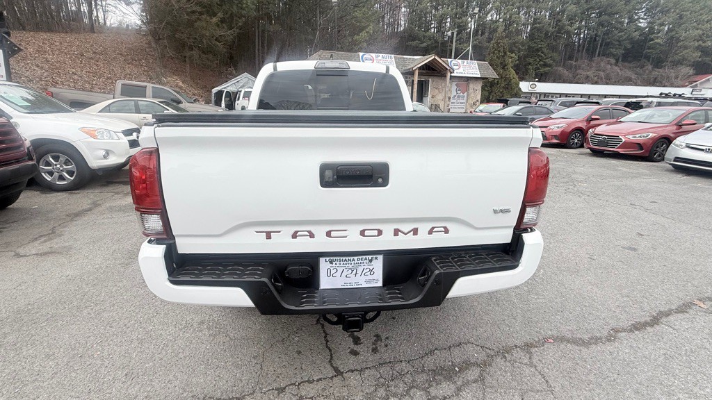 2019 Toyota Tacoma Image 8