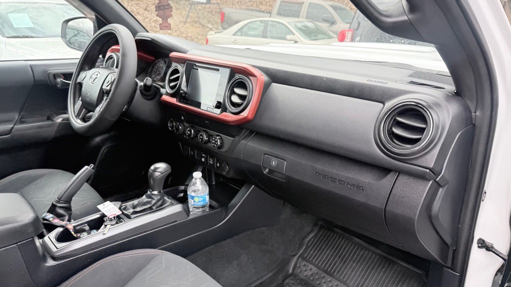 2019 Toyota Tacoma Image 9