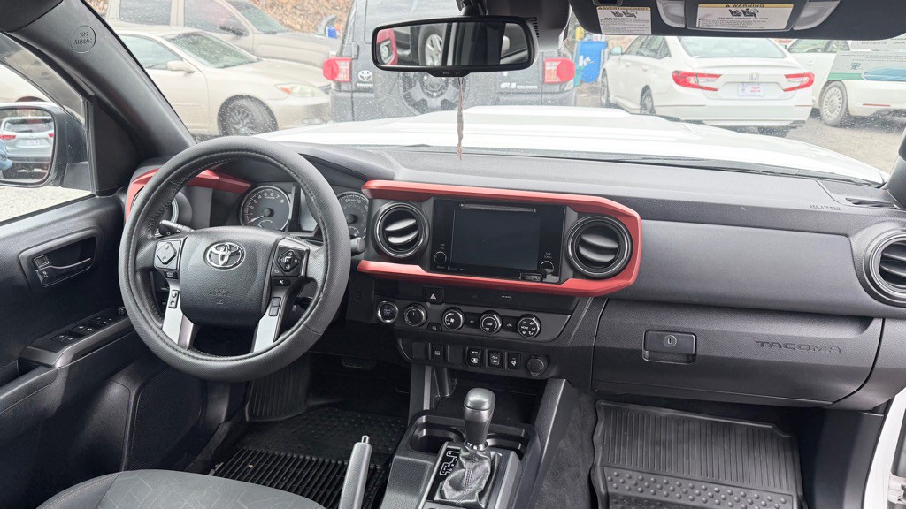 2019 Toyota Tacoma Image 10