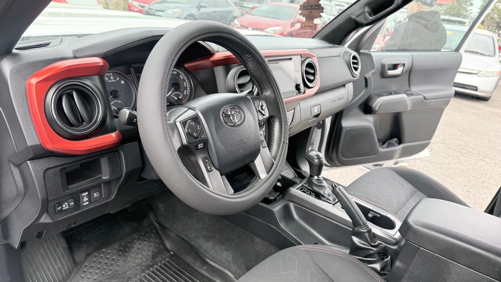 2019 Toyota Tacoma Image 12