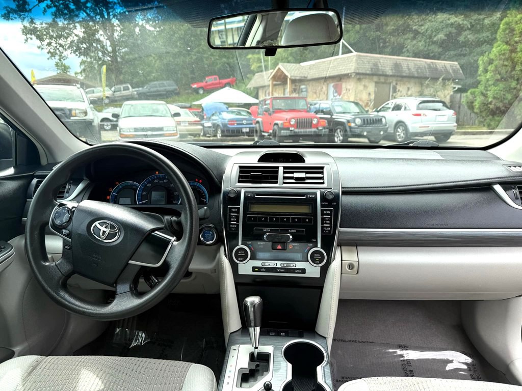 2012 Toyota Camry Image 10