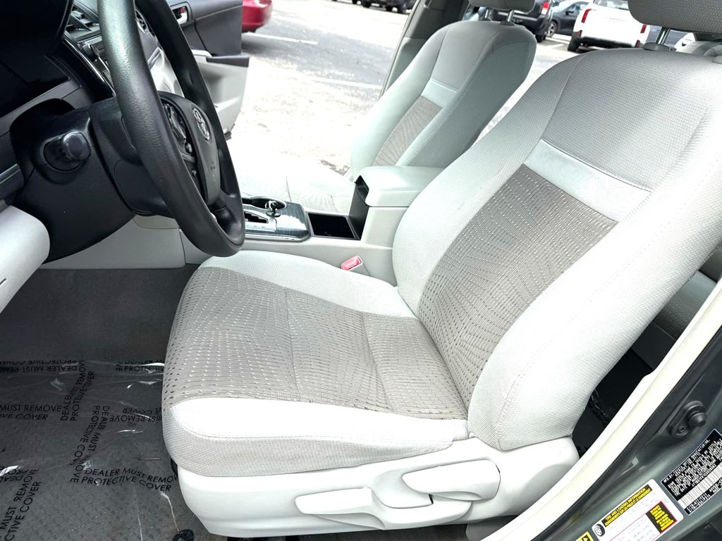 2012 Toyota Camry Image 8
