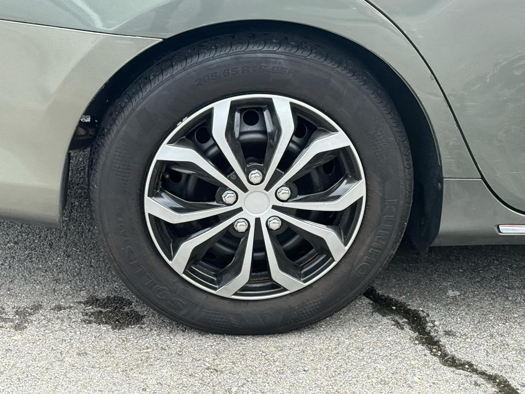 2012 Toyota Camry Image 17