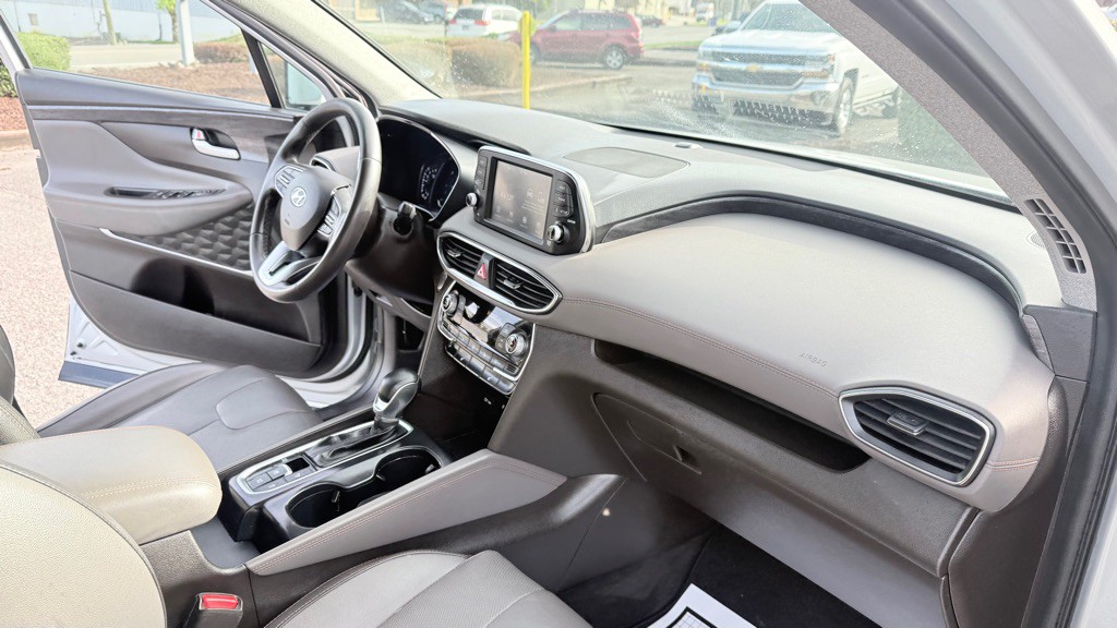 2020 Hyundai Santa Fe Image 9
