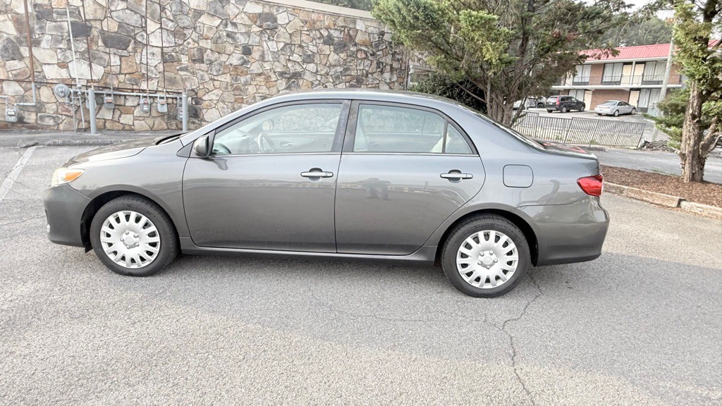 2013 Toyota Corolla Image 7