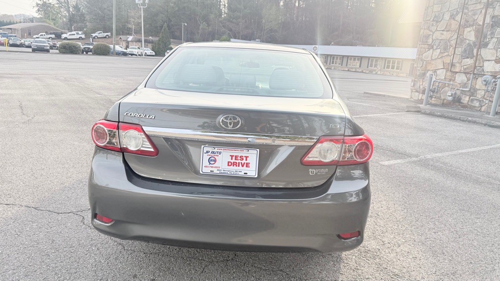 2013 Toyota Corolla Image 9