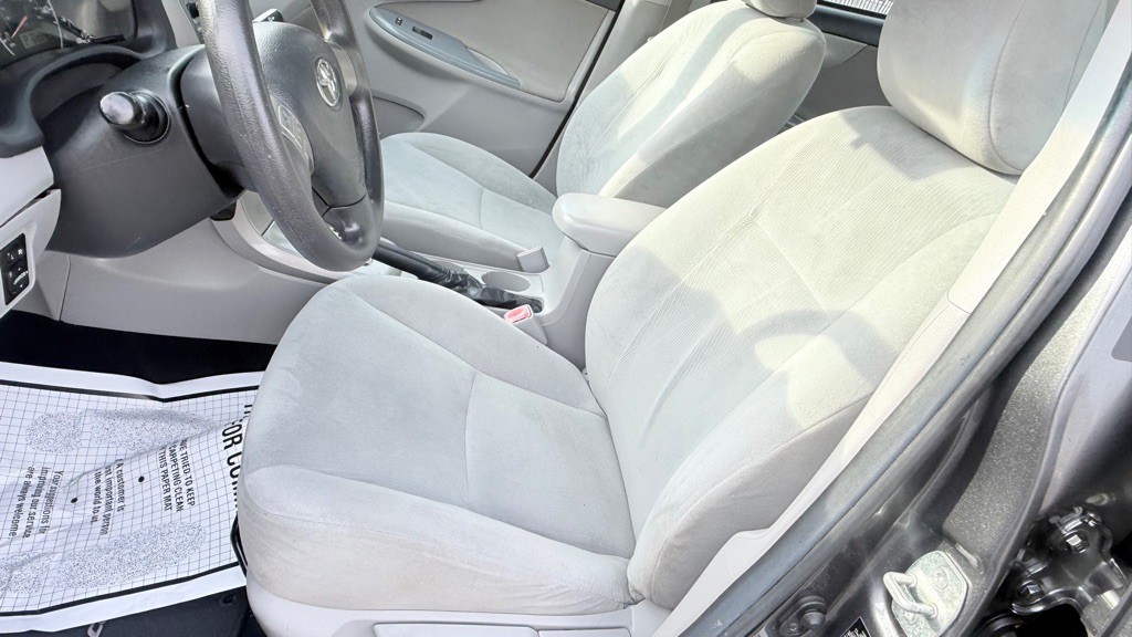 2013 Toyota Corolla Image 10