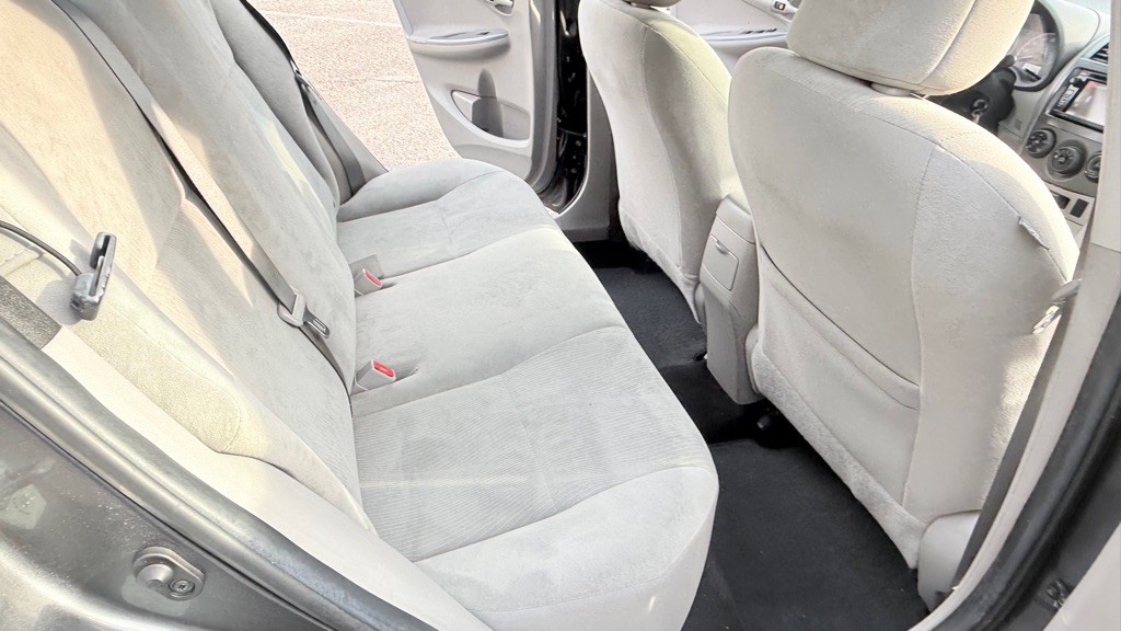 2013 Toyota Corolla Image 13